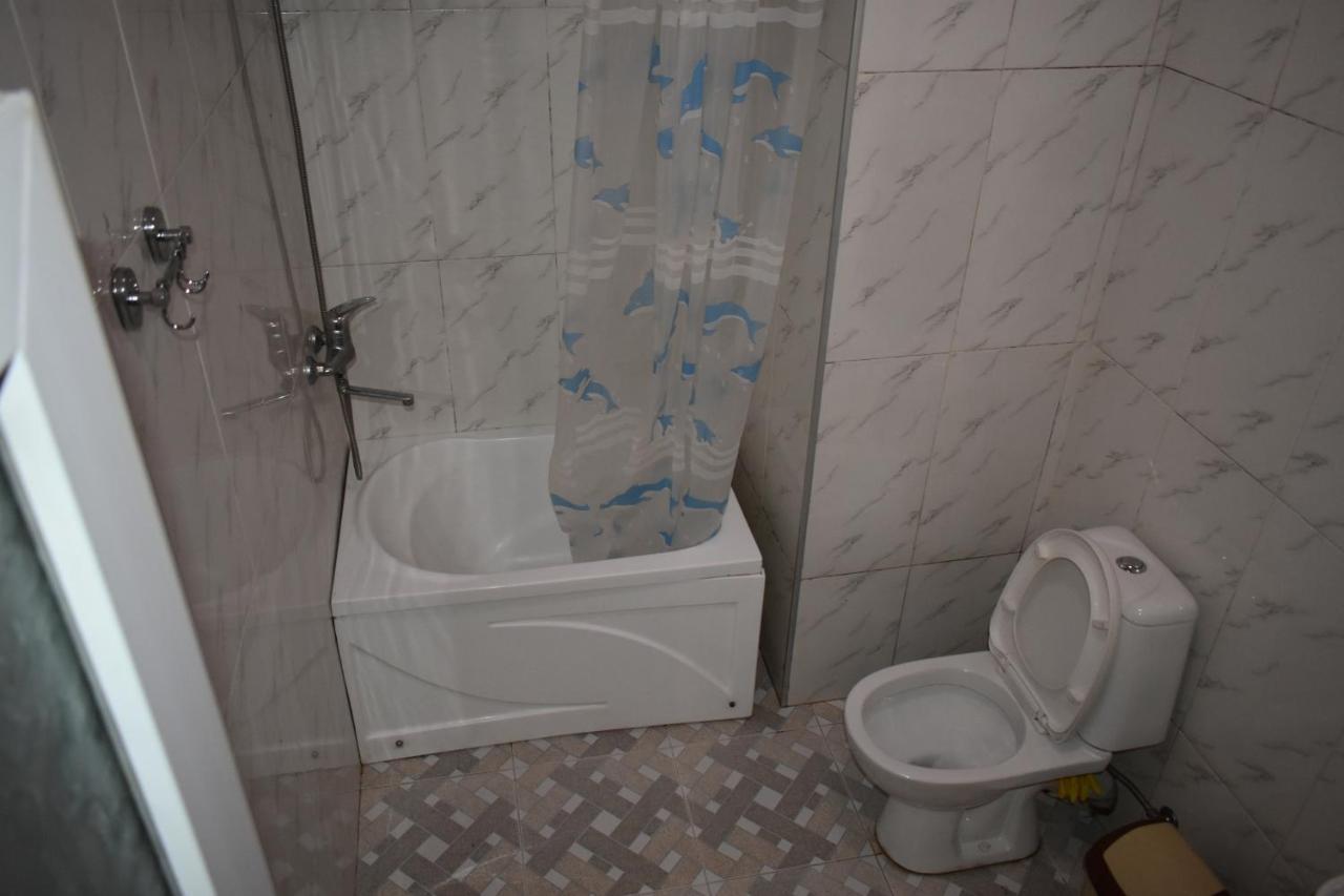Ucha'S Apartment Batumi Exterior photo