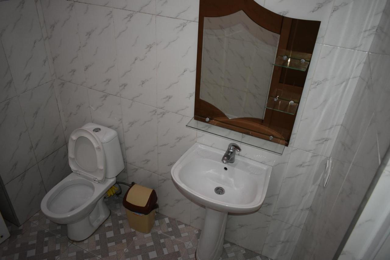 Ucha'S Apartment Batumi Exterior photo