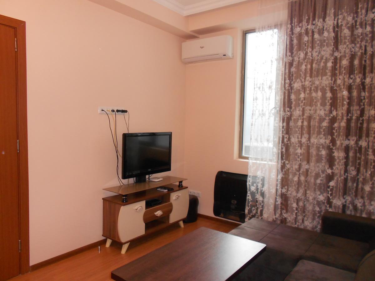 Ucha'S Apartment Batumi Exterior photo