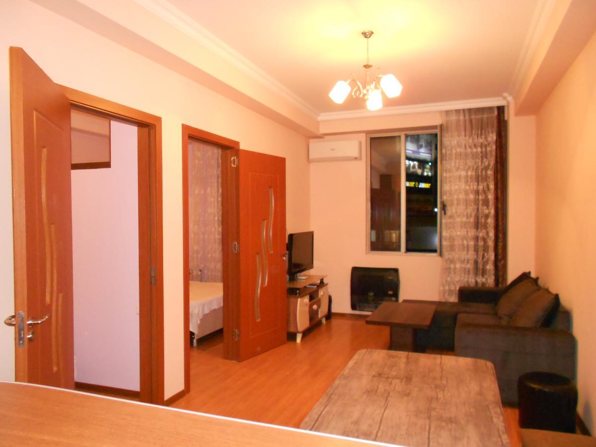 Ucha'S Apartment Batumi Exterior photo