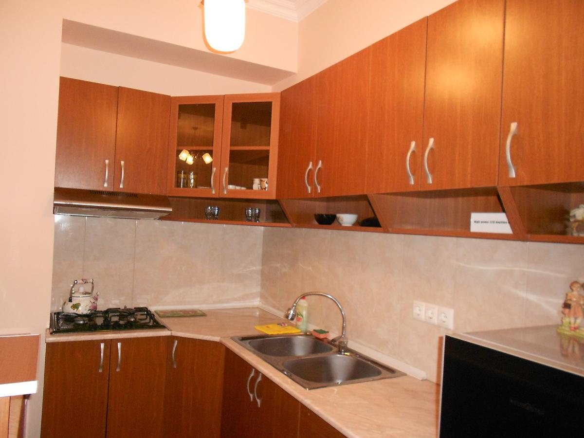 Ucha'S Apartment Batumi Exterior photo
