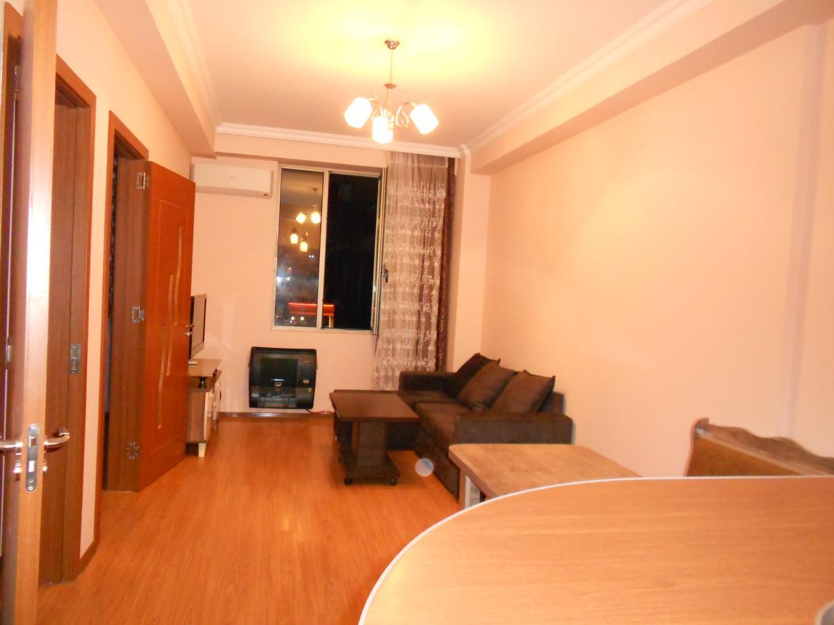 Ucha'S Apartment Batumi Exterior photo